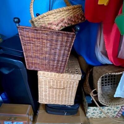 LOT#43B1: Closet Lot #1