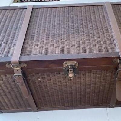 LOT#60D: Wicker Trunk