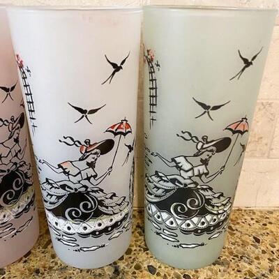 LOT#62K: Vintage Tea Glasses