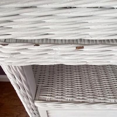 LOT#69MB: Queen Size Bedroom Set