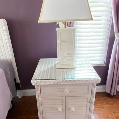 LOT#69MB: Queen Size Bedroom Set