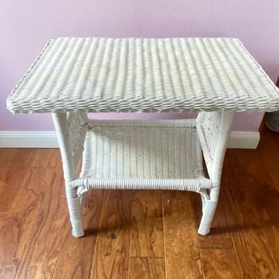 LOT#69MB: Queen Size Bedroom Set