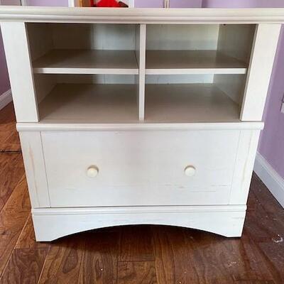LOT#70MB: Cabinet with File Drawer