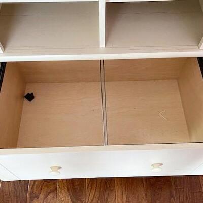 LOT#70MB: Cabinet with File Drawer