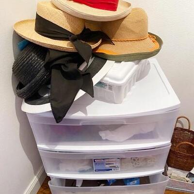 LOT#72MB: Closet Lot #2