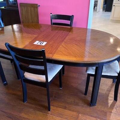 LOT#76D: Thomasville Dining Table and Chairs