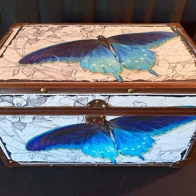 LOT#110D: Butterfly Trunk