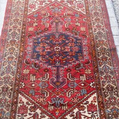 LOT#117G: Heriz Wool Rug