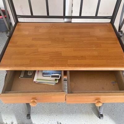 LOT#125G: Baker's Rack