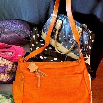 LOT#137D: Mega Purse Lot