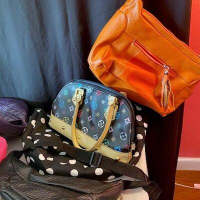 LOT#137D: Mega Purse Lot