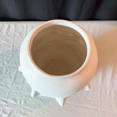 LOT#138D: Contemporary Faces Vase