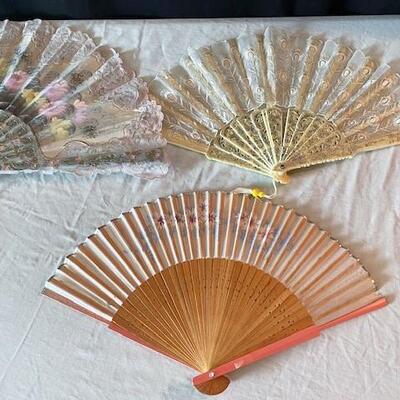 LOT#148D: Hand Fan Lot