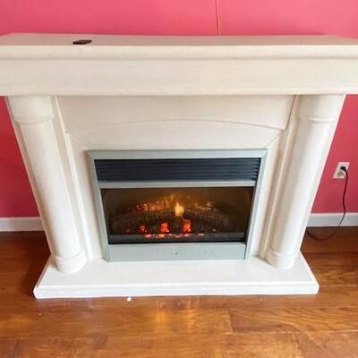 LOT#178L: Dimplex Electric Fireplace