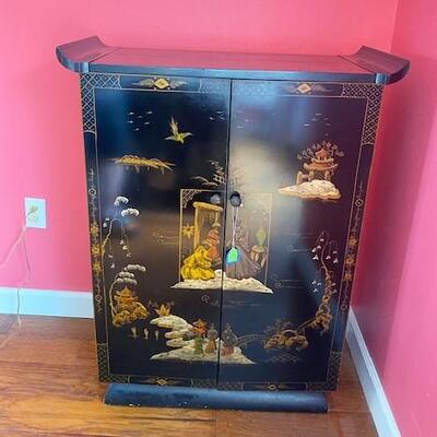 LOT#179L: Chinoiserie Cabinet