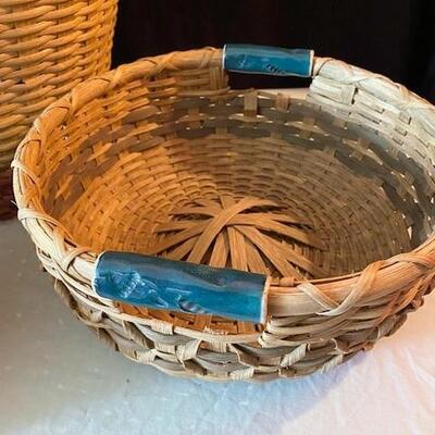 LOT#184L: Signed Basket Lot