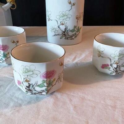 LOT#185L: Ming Garden Tea Set