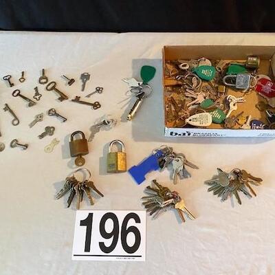LOT#196L: Vintage and Antique Key Lot