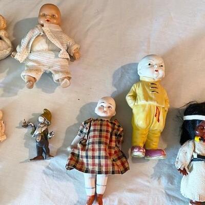 LOT#201L: Doll Lot #1