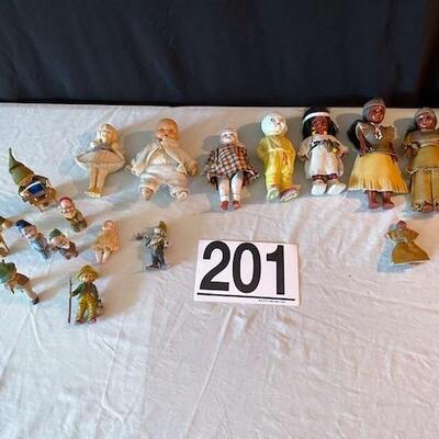 LOT#201L: Doll Lot #1