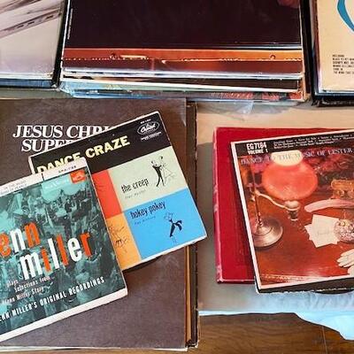 LOT#206L: Assorted LP and 45 Lot