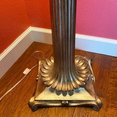 LOT#216L: Pedestal Lamp