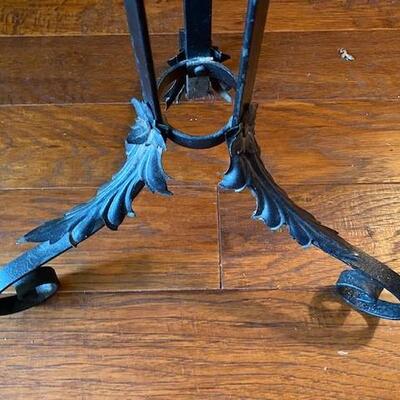 LOT#217L: Ribbon Steel Plant Stand