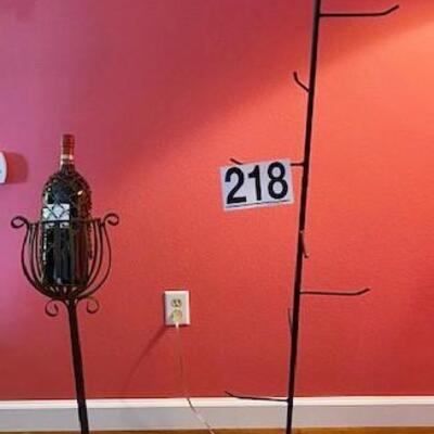LOT#218L: Stand Lot