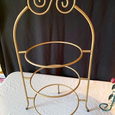 LOT#219L: Tiered Stand Lot