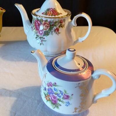 LOT#221L: Branded Teapot Lot