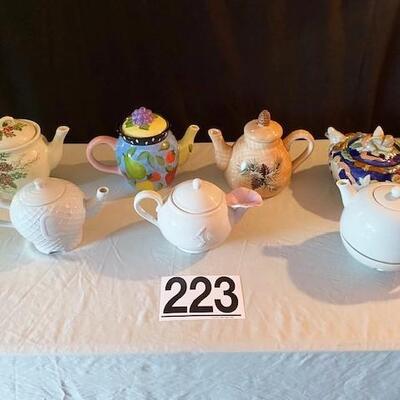 LOT#223L: Teapot Lot #2