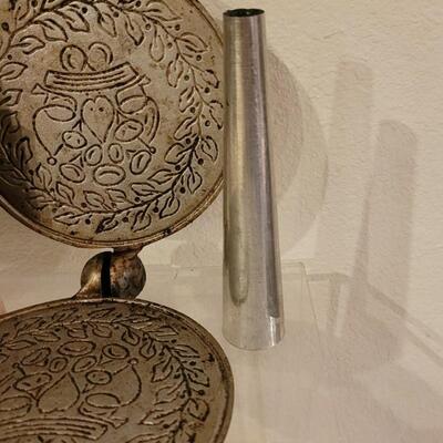 Lot 17: Vintage Nordic Ware Scandinavian Krumkake Iron