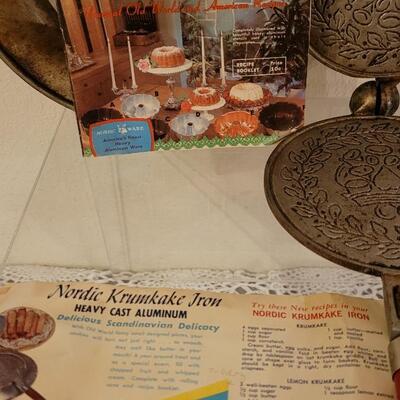 Lot 17: Vintage Nordic Ware Scandinavian Krumkake Iron