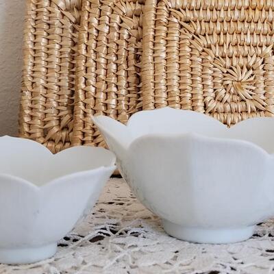 Lot 55: Kitchen Lot-  Hot Pads, Decorative Oil, Flower Bowls and 3 Placemats