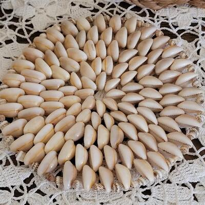 Lot 55: Kitchen Lot-  Hot Pads, Decorative Oil, Flower Bowls and 3 Placemats