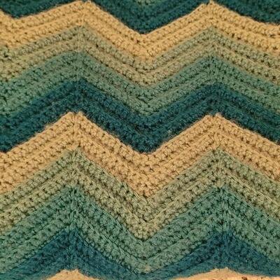 Lot 62: Vintage Afghan Throw  (Blues)