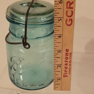Lot 78: Vintage (2) Blue (1) Drey Clear Ball Jars and (2) Green (1) Blue Insulators