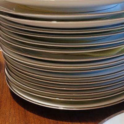 Lot 105: Noritake 'Silverdale' China Set (white with Silver Rim)