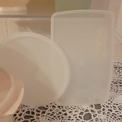 Lot 117: Tupperware Lot