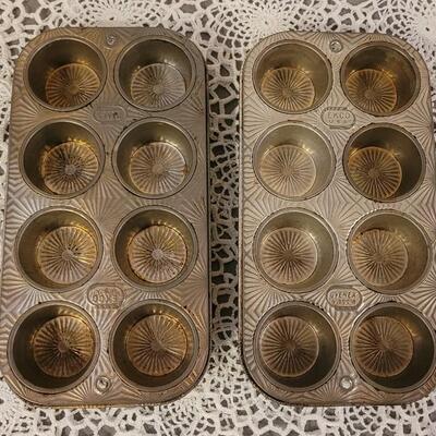 Lot 119: (2) Vintage Ekco Muffin Pans
