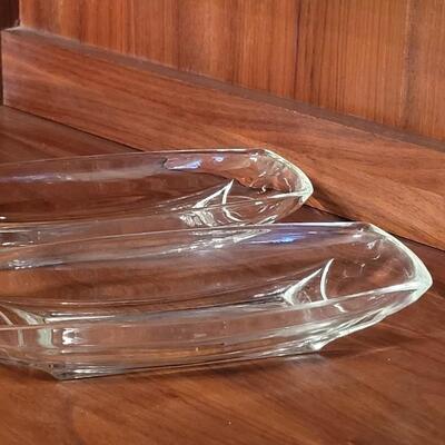 Lot 133: Mid Century (4) Glass Dishes