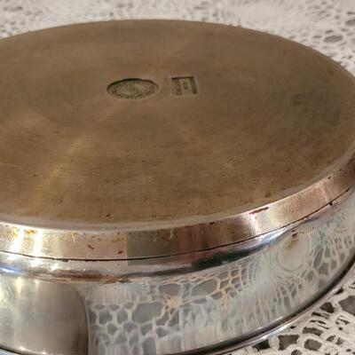 Lot 143: 12" Skillet with Lid & Grill Life