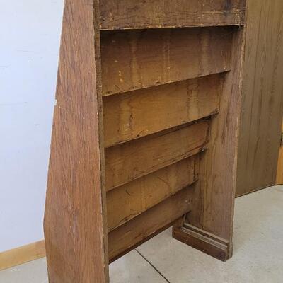 Lot 169: Vintage Magazine or Book Display Rack Shelf