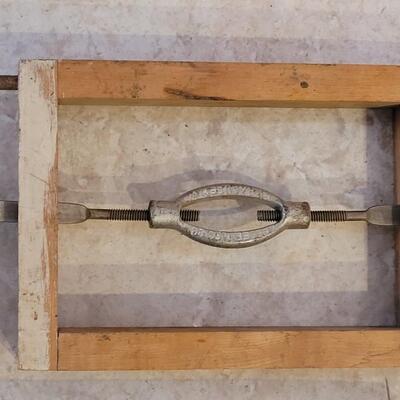 Lot 207: Vintage DEBOER MFG. Headboard and Footboard Short Rails for Retail Display #1