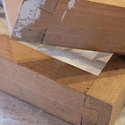 Lot 207: Vintage DEBOER MFG. Headboard and Footboard Short Rails for Retail Display #1