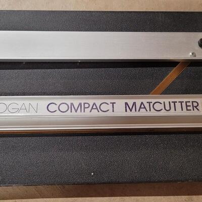 Lot 220: Logan Compact Mat Cutter