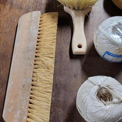 Lot 225: Sponges, Brushes, Twine, String and Tools for Hanging Wallpaper