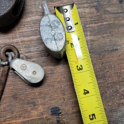 Lot 237: Pulleys Silver & Black