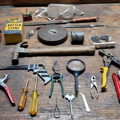 Lot 241: Tool Bench Tool Lot including a Black & Decker Pivot Driver