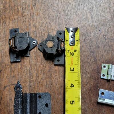 Lot 249: Hinges Lot